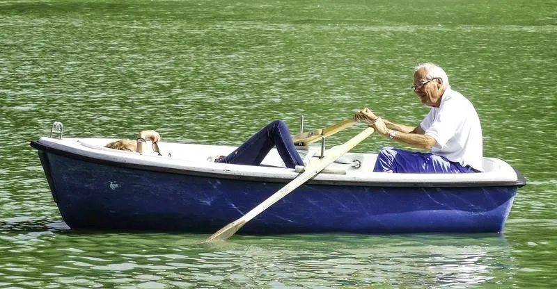 Kto może skorzystać z emerytury pomostowej? Kompleksowy przewodnik po warunkach i kryteriach